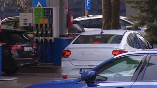 Staţiile au rămas fără motorină, după ieftinirile record. Carburanţii s-au scumpit însă iar, cu 50 de bani