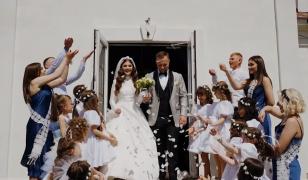 Cât este darul de nuntă în 2026. Apropiaţii dau minimum 3.500 de lei