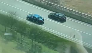 Doi şoferi care au ignorat regulile de circulaţie au rămas fără permis după ce au fost filmați din elicopter