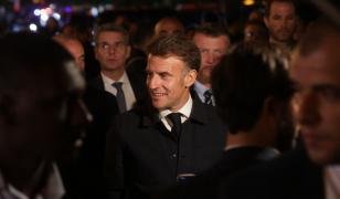 Imagini virale cu Emmanuel Macron. Președintele a cântat 