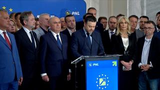 Cine guvernează România după moţiune? Cheia negocierilor e la PNL, PSD caută un compromis de 