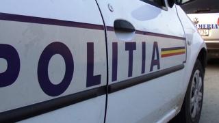 Doi părinţi au cerut ordin de protecţie împotriva fiului de 17 ani. Şi-a bătut mama când l-a prins cu droguri