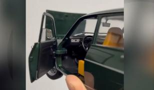 Festival al nostalgiei auto în Bucureşti. Cât plătesc pasionaţii pentru machete rare