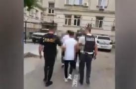 Doi taximetrişti din Craiova, tâlhăriţi de adolescenţi. Tinerii, cu vârste între 15 şi 18 ani, prinşi rapid