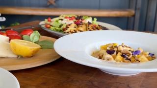 Alimentul care a cucerit mesele românilor. Se pune pe grătar și merge chiar și în deserturi