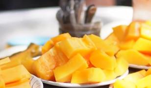 Județul în care elevii din medii defavorizate vor primi mango în loc de măr la școală