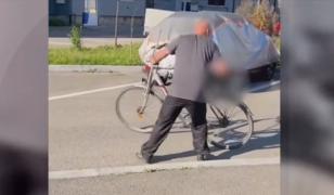 Momentul revoltător în care un bărbat din Rovinari trântește fără milă o pisică ce părea fără viață