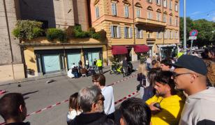 Şoferul care a semănat teroare în Modena. A spulberat pietoni pe trecere, apoi a atacat martorii cu un cuţit