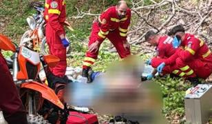 Un tânăr de 19 ani a murit într-un accident de enduro, după ce a căzut într-o prăpastie