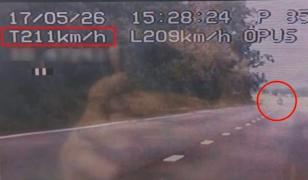 Tânăr austriac, prins cu 211 km/h pe un drum din Mehedinţi. A rămas fără permis 120 de zile