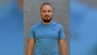 Rudele victimei lui Gânj, păzite 24 de ore din 24. Criminalul din Mureş, căutat prin 
