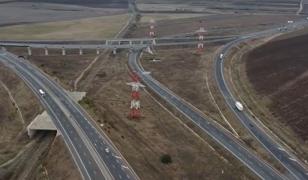 Autostrada proiectată printr-o fostă groapă de gunoi. Statul român, obligat să plătească despăgubiri uriaşe
