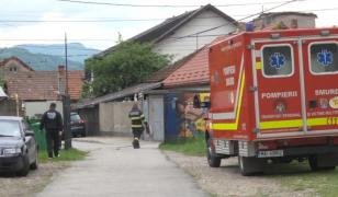 Mai mulţi elevi au ajuns la spital după ce un coleg a pulverizat spray lacrimogen într-un liceu din Petroşani