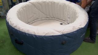 Valul de căldură creşte vânzările de piscine. Cât plătesc românii pentru cele mai căutate modele