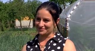 Ştefania a renunţat la viaţa de oraş şi s-a mutat la ţară: 