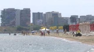 "Poate să cadă oriunde". Cât de sigur este litoralul românesc în această vară