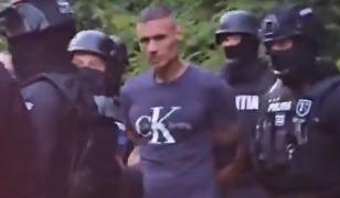 "E gata, frate! S-au împuşcat oamenii". Bărbatul care a tras în maşina în care se afla soţia, reţinut