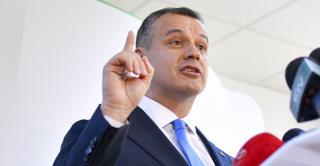 Eugen Tomac nu a convins nici minorităţile. PNL îl acuză că a dat cele mai bogate ministere PSD