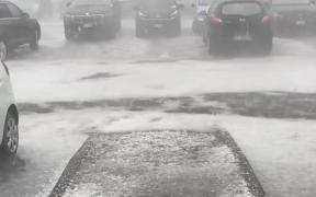 Val de aer polar peste România, de joi seară. Furtuni puternice şi temperaturi de maximum 14 grade