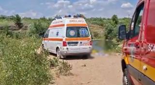Băiat de 8 ani, înecat într-o baltă pe terenul unei foste balastiere din Arad. Fraţii au privit neputincioşi
