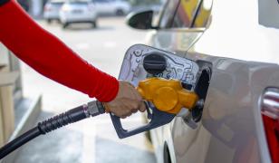 Ieftinire majoră la pompă: Prețurile au coborât sub 9 lei/litru. Cât costă acum benzina și motorina