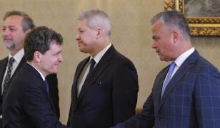 Câte voturi are garantate Adrian Veştea şi câte îi mai trebuie până la 233