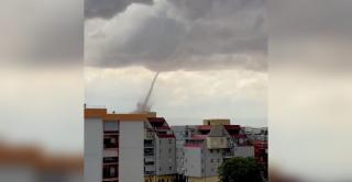 Vremea face ravagii în Italia: o tornadă a lovit sudul peninsulei. Urmează creşteri de temperaturi în Europa