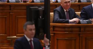 PSD şi puciştii din PNL vânează extremiştii din AUR. Au nevoie de 30 de "suveranişti" ca Veştea să fie premier