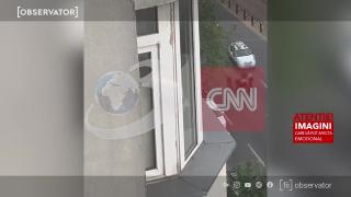 Scene violente în București: poliţiştii au tras focuri de armă, după ce un tânăr și-a înjunghiat tatăl