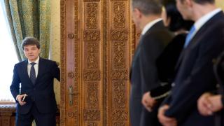 Nicuşor Dan cere iar direcţie pro-occidentală, după ce a închis ochii la negocierile Veştea-PSD-AUR