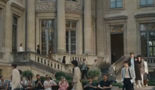 Noile tendinţe în moda bărbaţilor, prezentate în Franţa. Care sunt culorile verii şi ce materiale se poartă