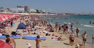 Românii fug de caniculă la mare. Peste 80.000 de turiști sunt așteptați pe litoral