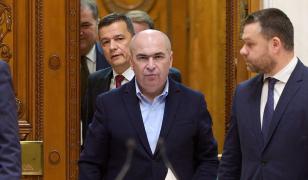 Vacanţă parlamentară, fără premier desemnat. Ilie Bolojan ar putea rămâne interimar până la toamnă