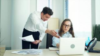 Inteligenţa emoţională, noul reper al succesului în viaţă. Cum ne afectează o critică sau o simplă ceartă
