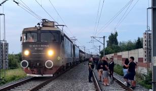 Sfârşit tragic pentru doi adolescenţi, lângă Gara Mediaş. Unul a murit pe loc, celălalt în drum spre spital