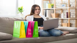 Cum ne ajută AI-ul să facem shopping online: de la oferte comparate, la recomandări personalizate
