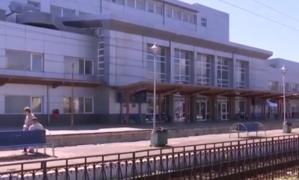Locul tranzitat zilnic de sute de români, un real pericol pentru viaţa lor. Autorităţile ridică din umeri