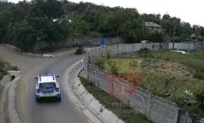 Cursă nebună pe ATV, cu poliţia pe urme. Un tânăr din Galaţi a ajuns la spital după ce a lovit un cap de pod