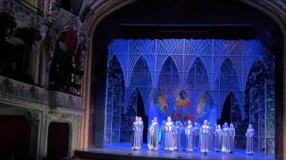 Opera din Iași a împlinit 70 de ani de existenţă, dar artiștii încă așteaptă să aibă un sediu propriu