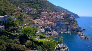 Exod turistic: românii au cheltuit aproape 3 miliarde de euro în doar patru luni în vacanţe în străinătate