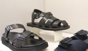 Pot purta bărbații sandale sau nu? Stiliștii dau verdictul în dezbaterea momentului în modă