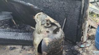 Explozie în subsolul unei case din Ploieşti, din cauza unei butelii. Un bărbat, în stare gravă la spital