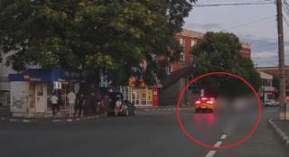 Momentul în care o femeie este lovită în plin de un Lamborghini Urus în Galaţi. Şoferul era băut şi drogat