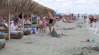 Șezlong sau prosop? Cât a ajuns să coste un loc pe plajă, pe litoralul românesc