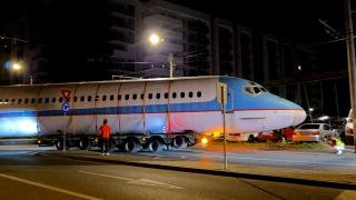 Avionul care s-a plimbat pe străzile din Cluj a costat 500.000 de lei. La ce va fi folosit