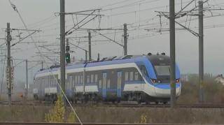 Bărbat spulberat de tren în Iaşi. Mecanicul de tren a claxonat cât a putut, dar el a rămas întins pe şine