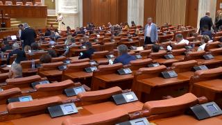 Acciza dinamică, adoptată în plen. Cu cât ar urma să scadă prețul la carburanți