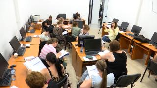 Mii de concedieri colective în România în 2026. Românii au început cursurile de recalificare