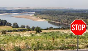 Dunărea fără apă, România fără soluții. Climatolog: ANM avertiza de la începutul anului că e secetă extremă