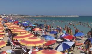 Cum îşi calculează bugetul un român în vacanţă la Eforie Nord. Mâncarea şi distracţia, atent dozate